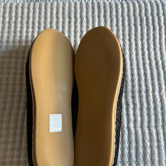 Charix Wild Black Slip Ons - Picture 4 of 5